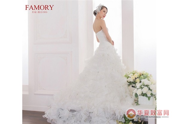 名瑞婚纱加盟